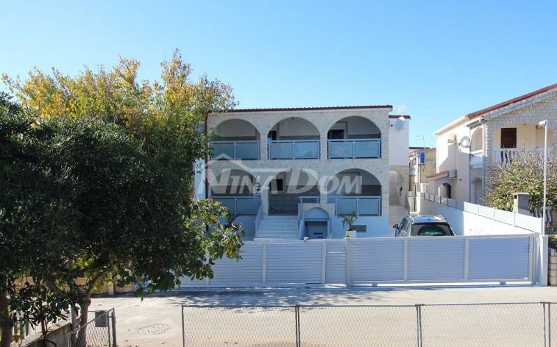 South side of the island of Vir, apartment house completely renovated. - 2
