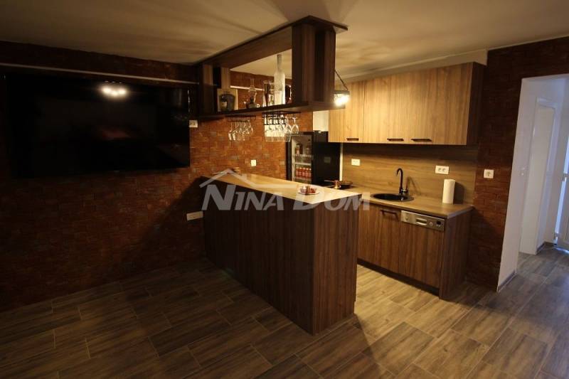 Južna strana otoka Vira apartmanska kuća kompletno renovirana. - 7