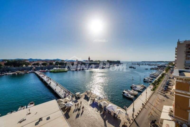 Luxusný dvojizbový byt, prvý rad pri mori na pobreží Branimir v Zadare - 9