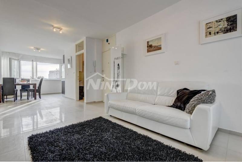 Newly renovated apartment 77m2 in the city center - 1