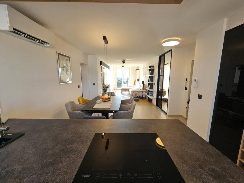 Melada luxuriously renovated two-room apartment with a separate garage - 3