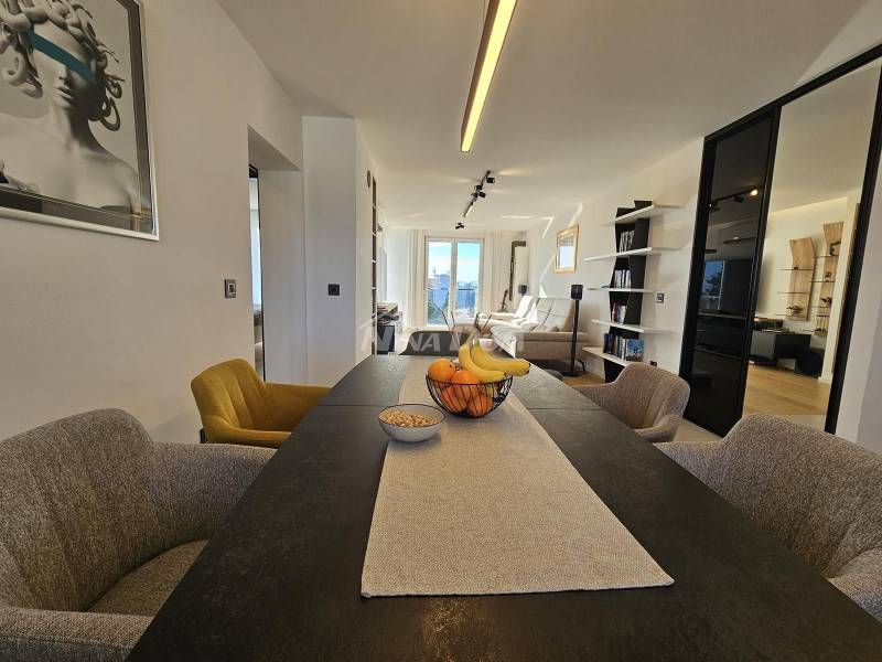 Melada luxuriously renovated two-room apartment with a separate garage - 6