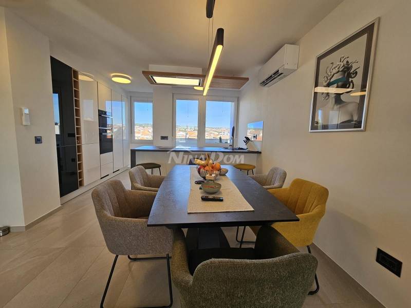Melada luxuriously renovated two-room apartment with a separate garage - 14