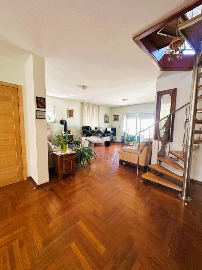 VIŠNJIK – Priestranný dvojpodlažný byt 140 m² s výhľadom na mesto - 2
