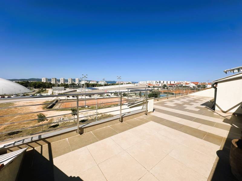 VIŠNJIK – Priestranný dvojpodlažný byt 140 m² s výhľadom na mesto - 6