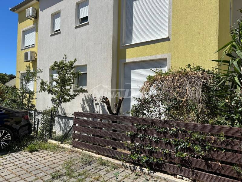 Zadar prostrani dvoetažni stan stan s vrtom,terasom+2 parkirna mjesta - 14