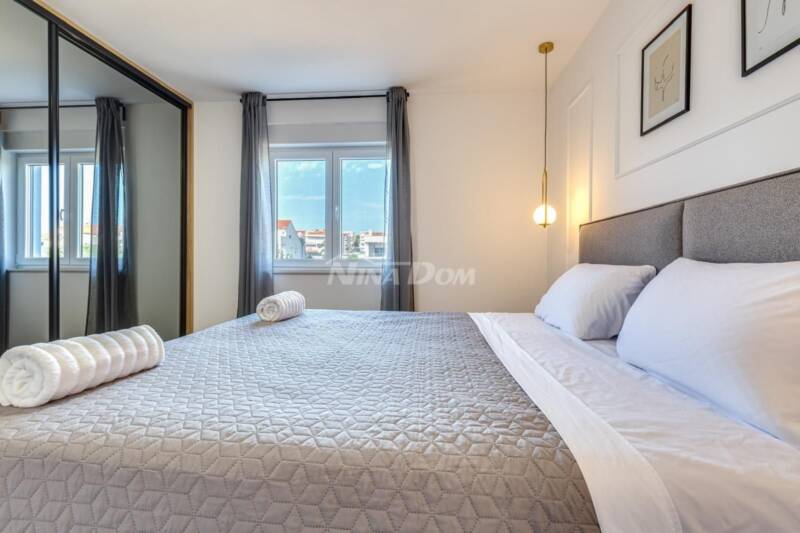 Luxusný dvojizbový apartmán so strešnou terasou a jacuzzi, výhľad na more - 15