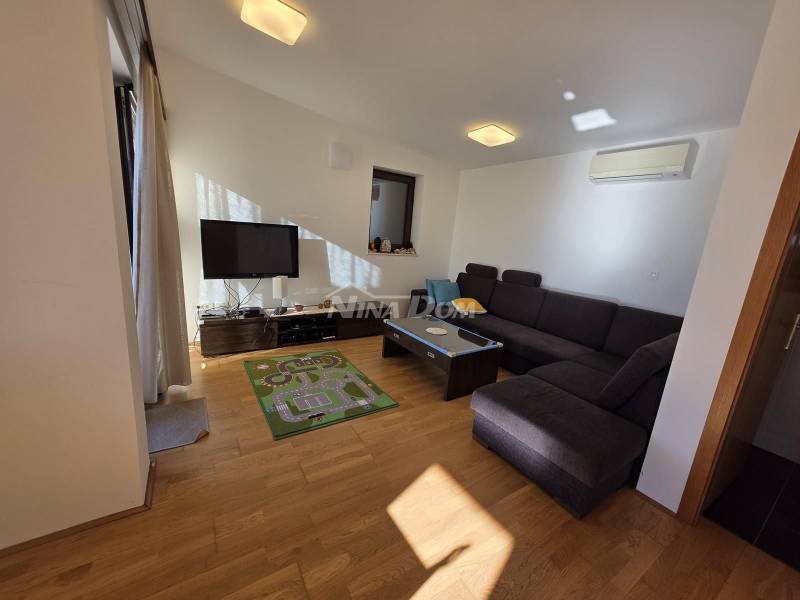 For sale two-story three-bedroom apartment with garage - 5