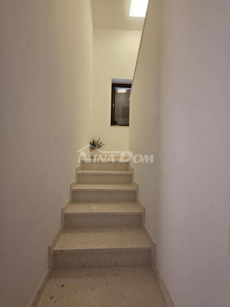 For sale two-story three-bedroom apartment with garage - 12