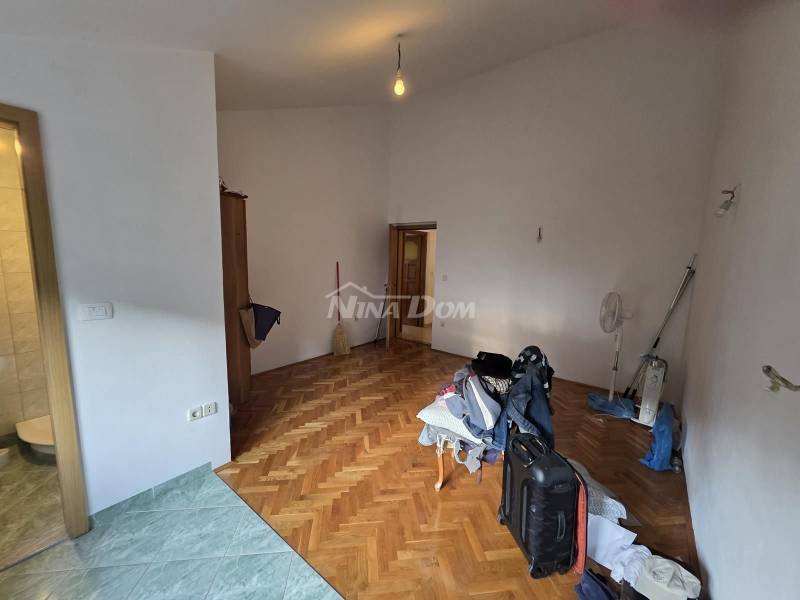 Dom Kali s tromi samostatnými apartmánmi a panoramatickým výhľadom - 8