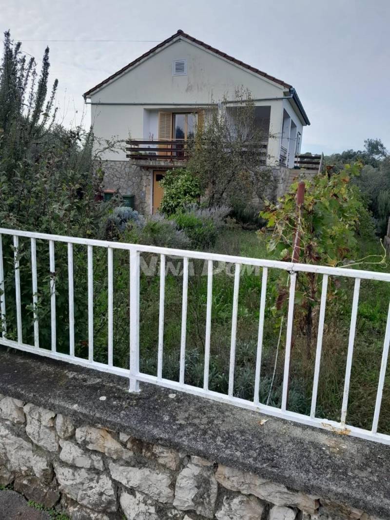 Dom Ugljan Batalaža na predaj s priestrannou záhradou - 3
