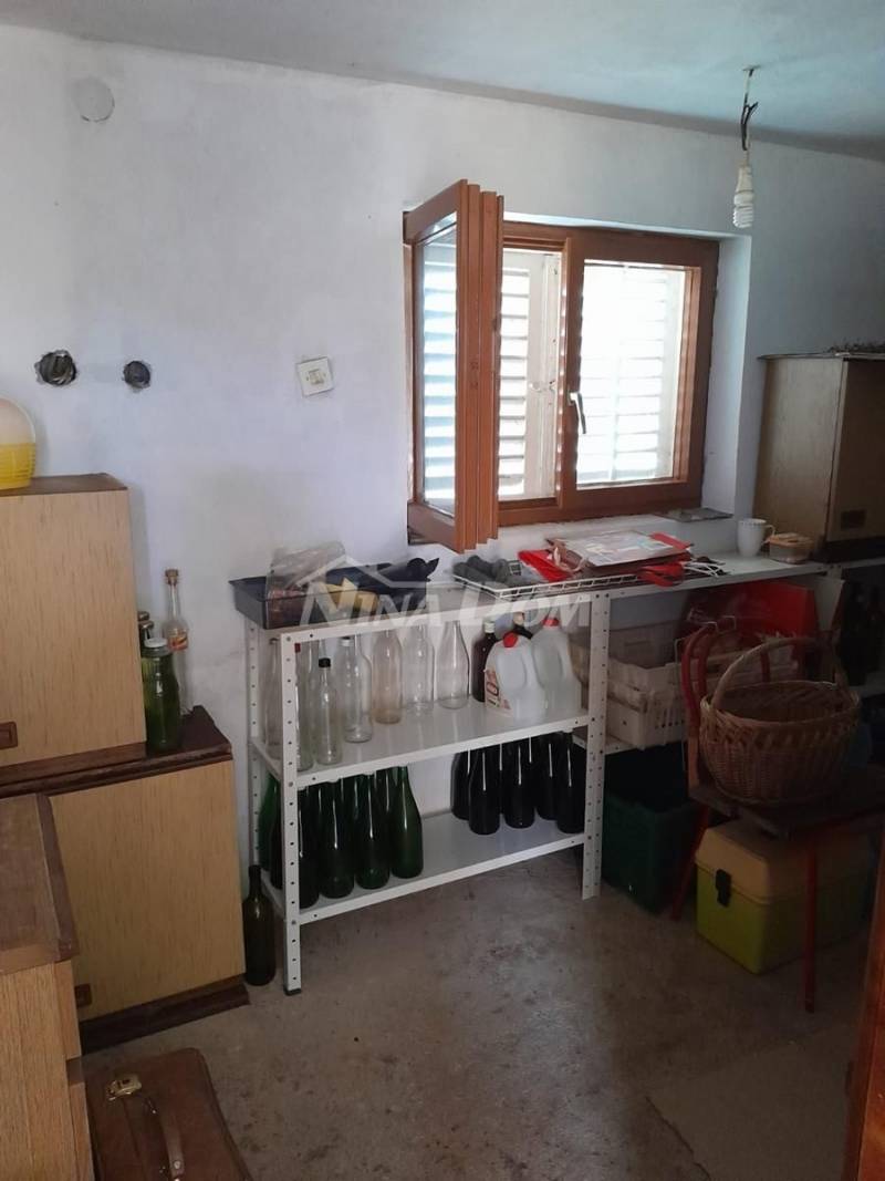 Ugljan Batalaža house for sale with spacious garden - 12
