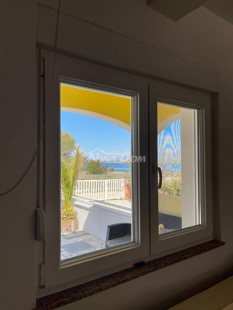 Close to the sea and beach, terraced house with a beautiful garden - 8