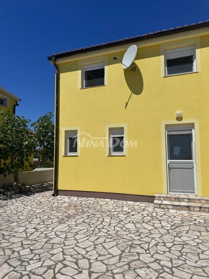 Blizina mora i plaže , kuća u nizu s lijepom okućnicom - 5