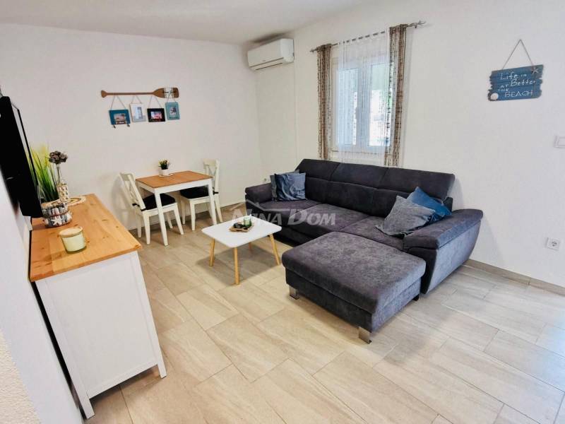Terraced house with two separate apartments - 12