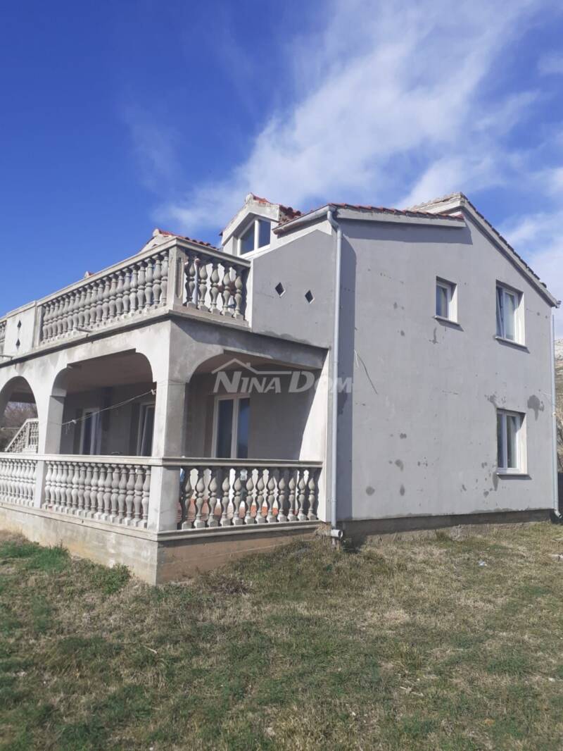 dom v obci Gorica - 9