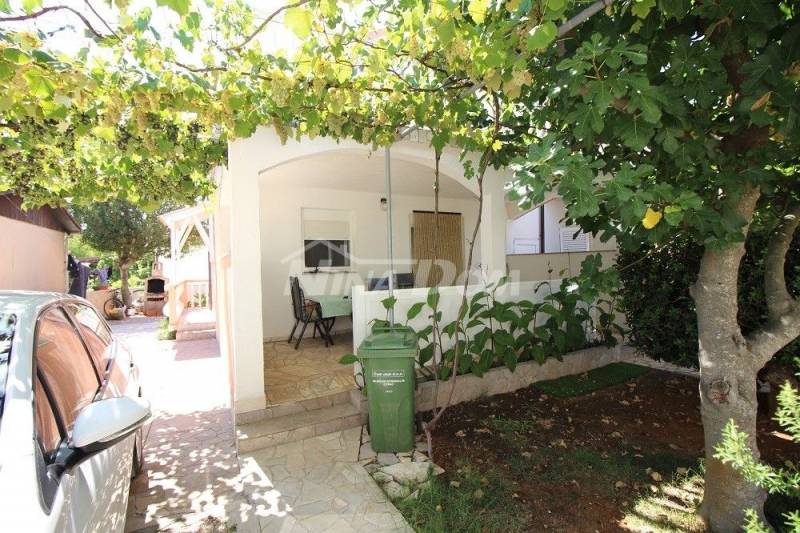 Family property in a beautiful location, south side 70 m. from the sea - 2