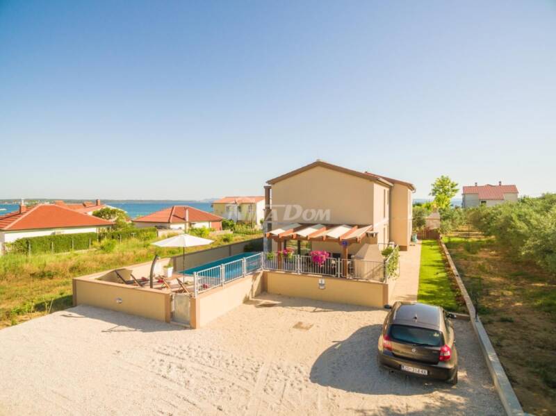 Semi-detached house with pool - 3rd row from the sea - Privlaka - 2