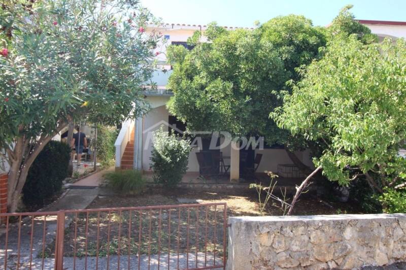 Rodinná chata s dvoma apartmánmi. - 1