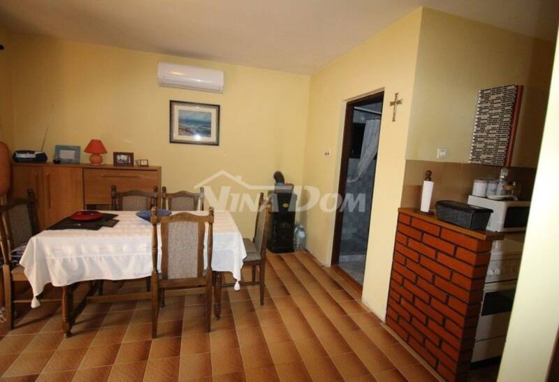 Rodinná chata s dvoma apartmánmi. - 9