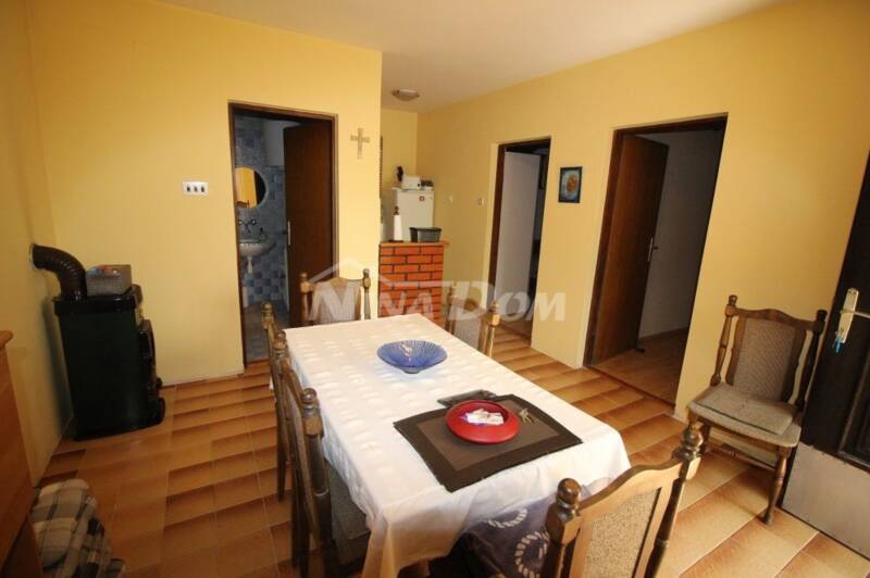 Rodinná chata s dvoma apartmánmi. - 10