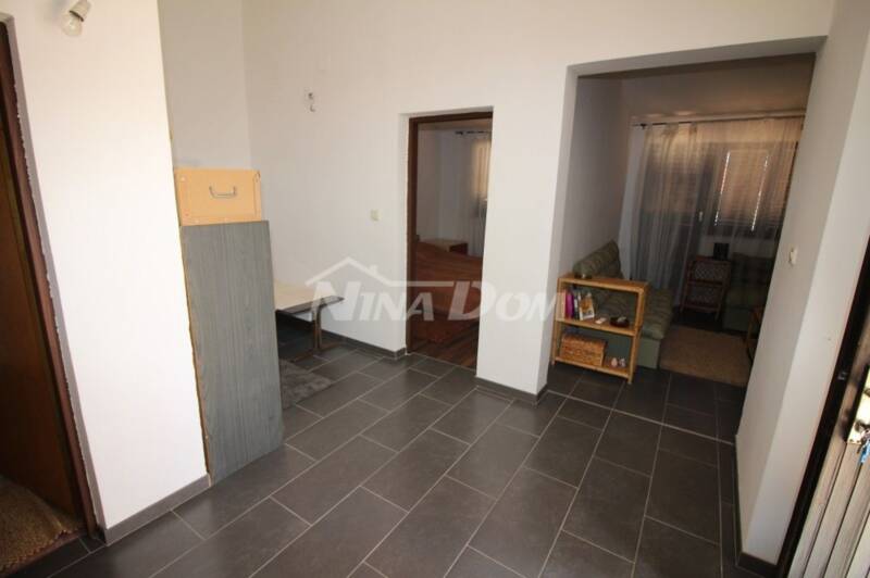 Rodinná chata s dvoma apartmánmi. - 14