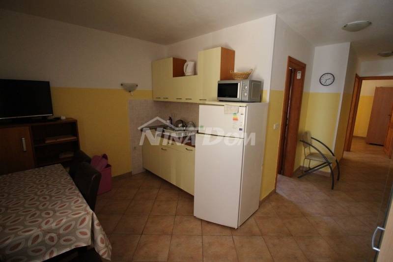 Dvojdom s dvoma krásnymi samostatnými apartmánmi 50 metrov od mora. - 6