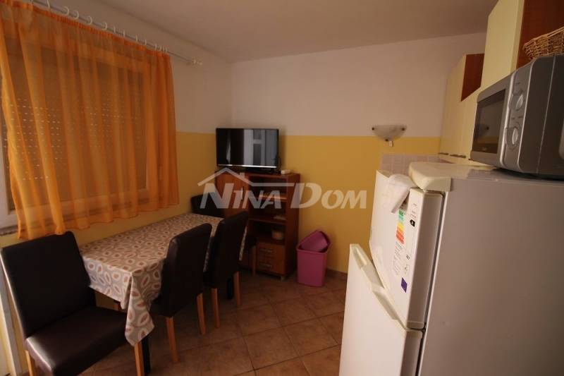 Dvojdom s dvoma krásnymi samostatnými apartmánmi 50 metrov od mora. - 10