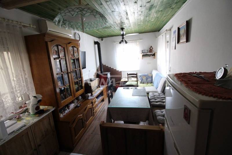 Dvojdom s dvoma apartmánmi 50 metrov od mora. - 11