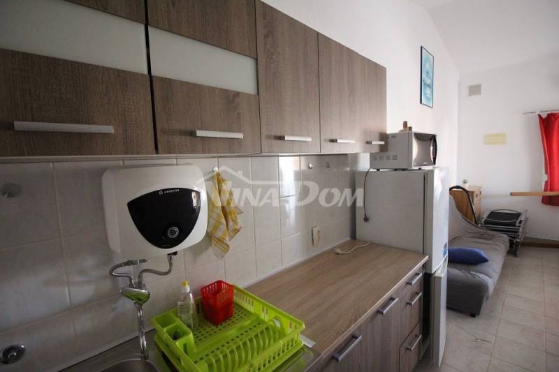 Close to the beach, semi-detached house with two apartments. - 11