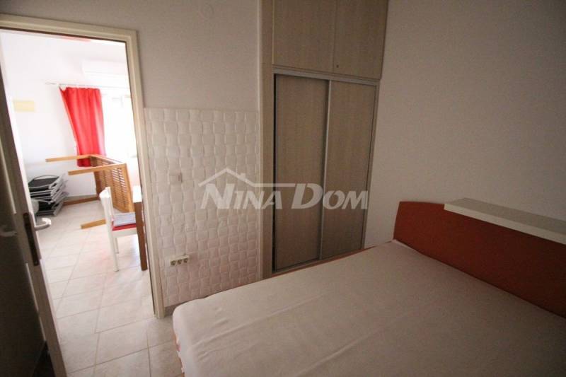 Close to the beach, semi-detached house with two apartments. - 15