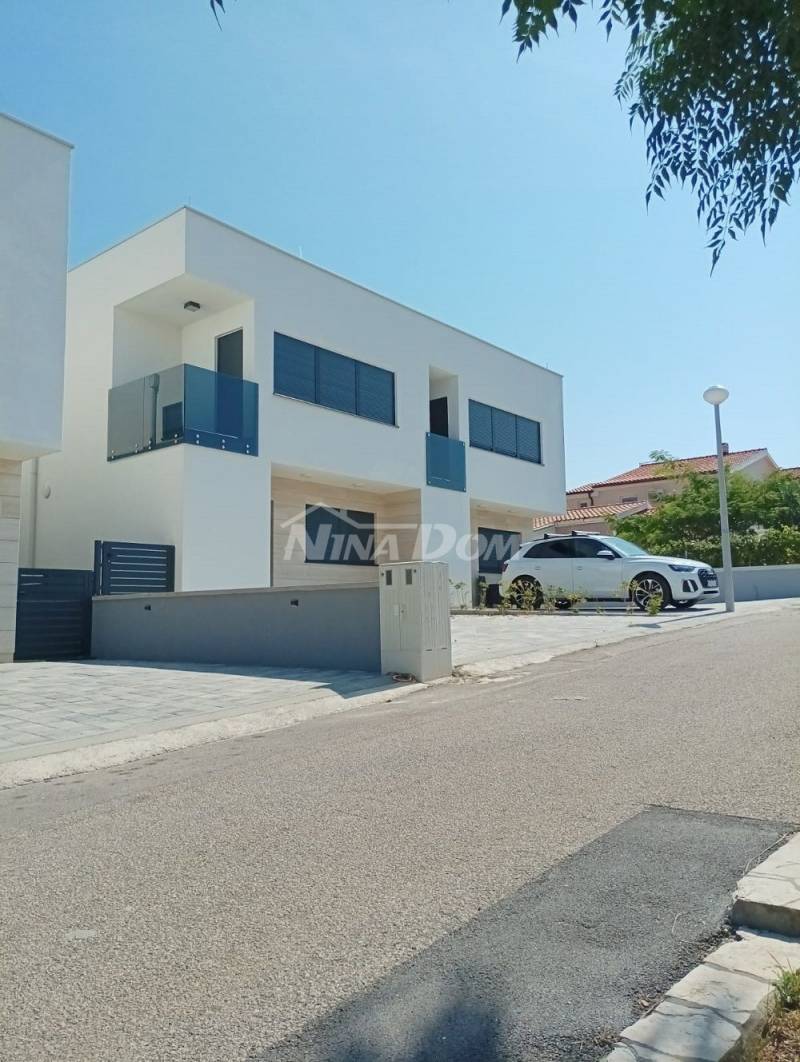 Lijepo uređena villa 80 met. do mora na mirnoj poziciji. - 3