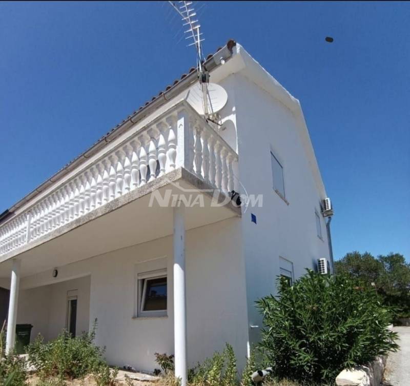 South side, semi-detached house with three apartments and a garden (water supply and sewage system) - 1