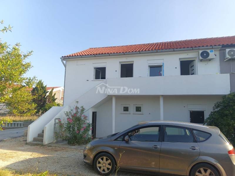 South side, semi-detached house with three apartments and a garden (water supply and sewage system) - 2