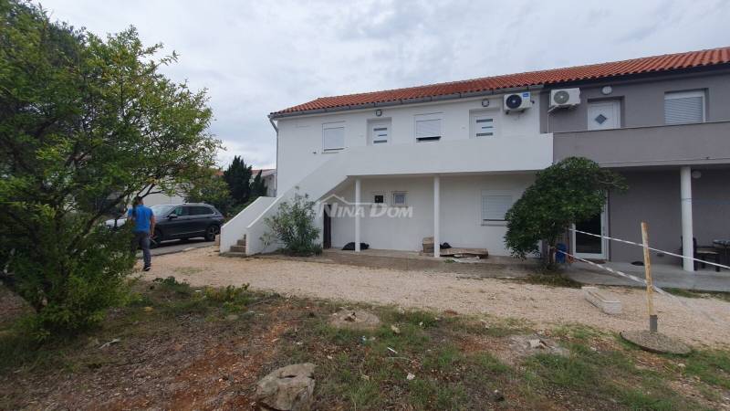 South side, semi-detached house with three apartments and a garden (water supply and sewage system) - 3