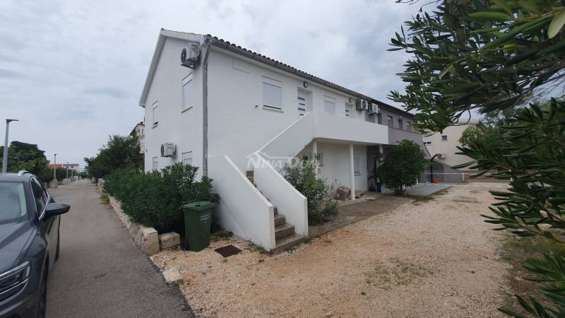 South side, semi-detached house with three apartments and a garden (water supply and sewage system) - 4