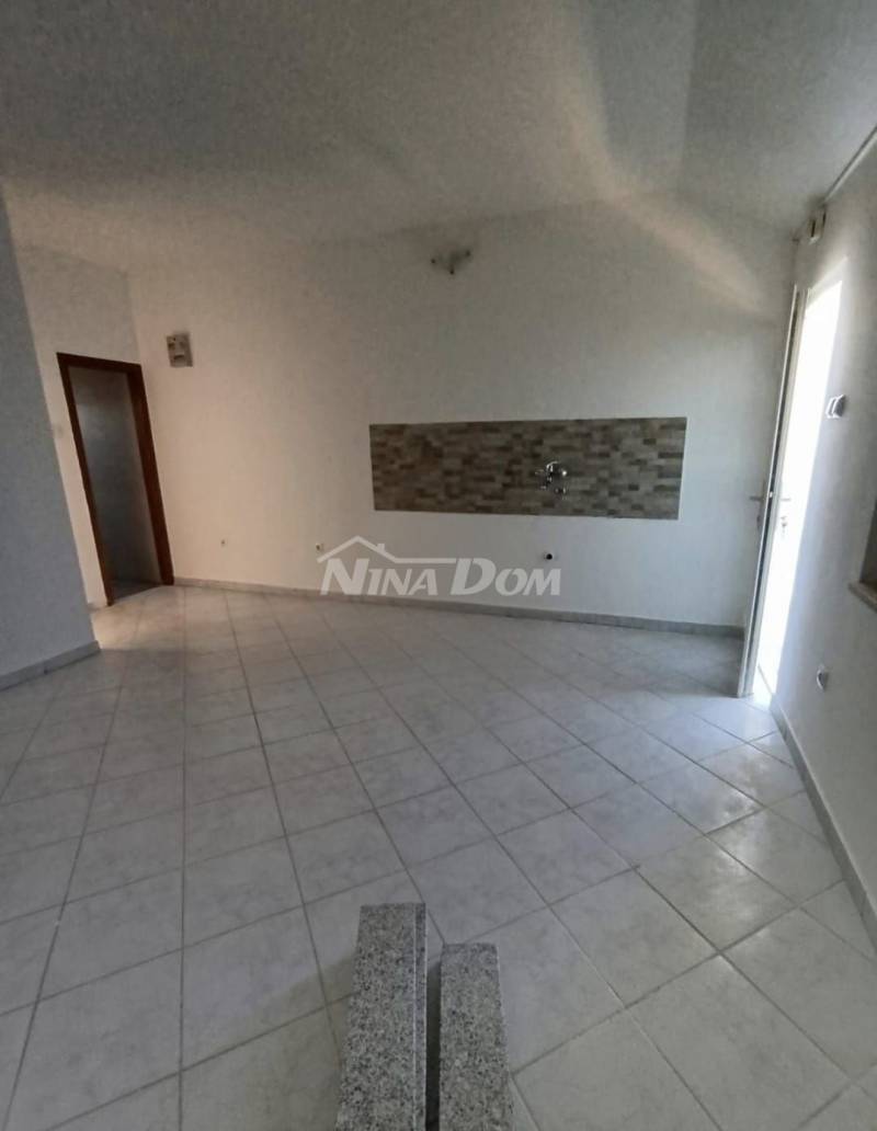 South side, semi-detached house with three apartments and a garden (water supply and sewage system) - 15