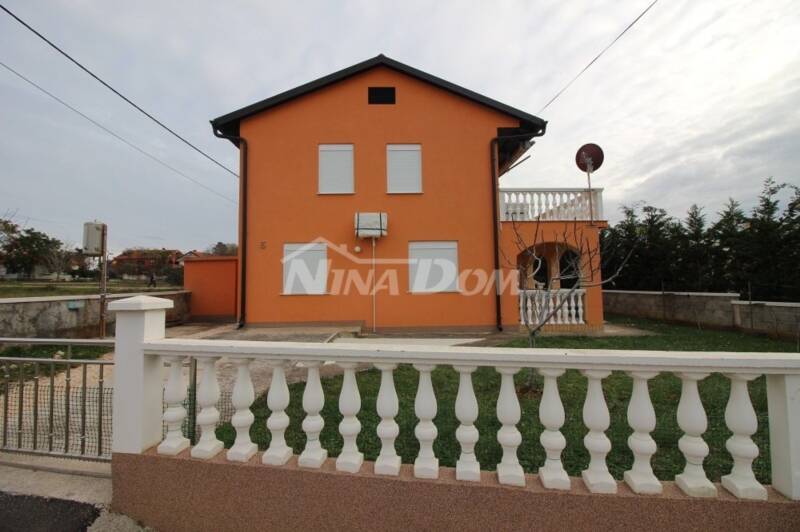Semi-detached house, 100 m2, with a nice garden. - 3