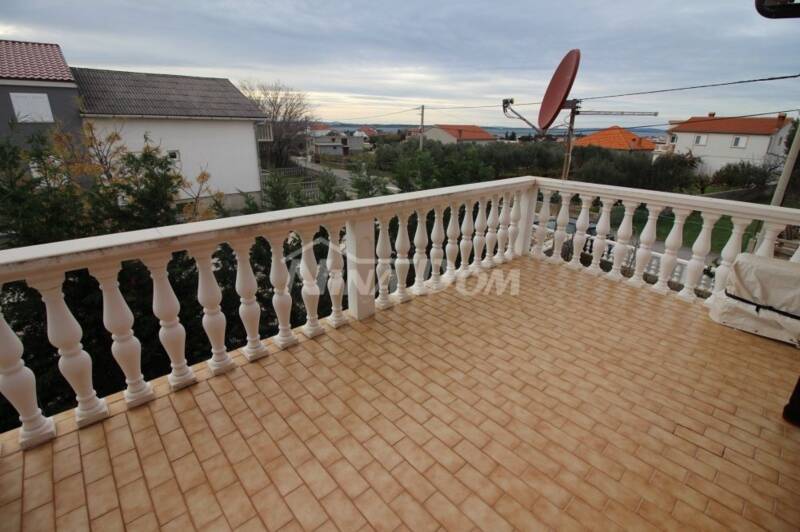 Semi-detached house, 100 m2, with a nice garden. - 10