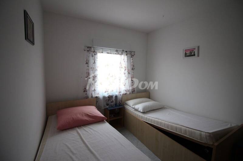 Semi-detached house, 100 m2, with a nice garden. - 14