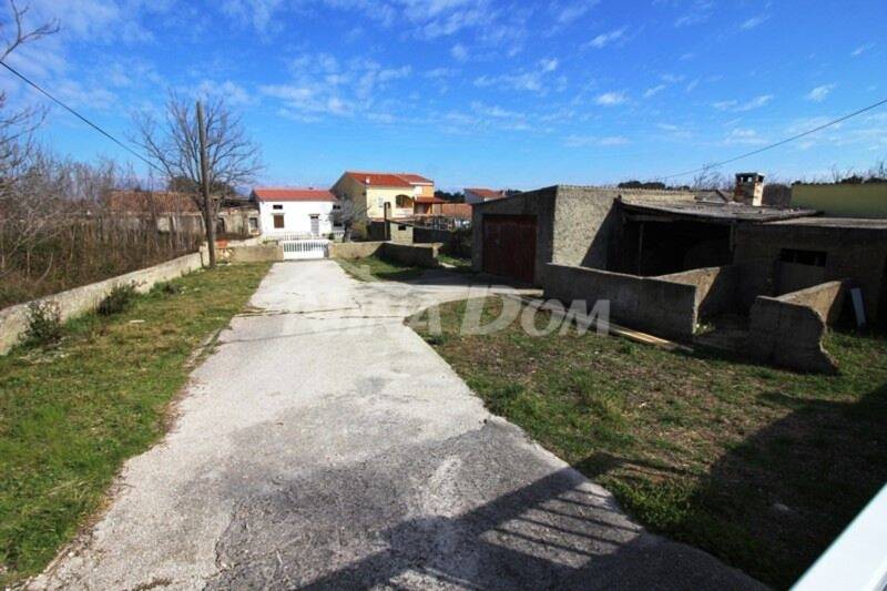 house in the village of Vir - 2