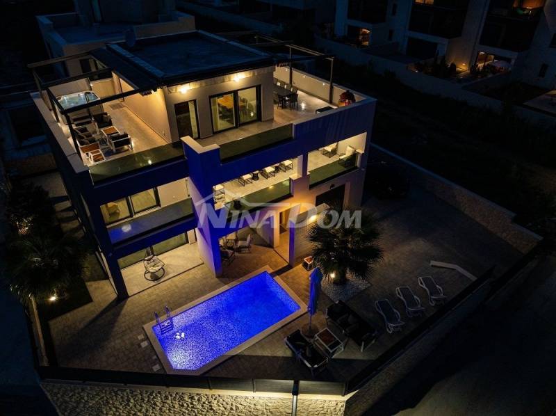 Luxury villa 1 row to the sea - 2