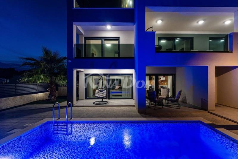 Luxury villa 1 row to the sea - 4