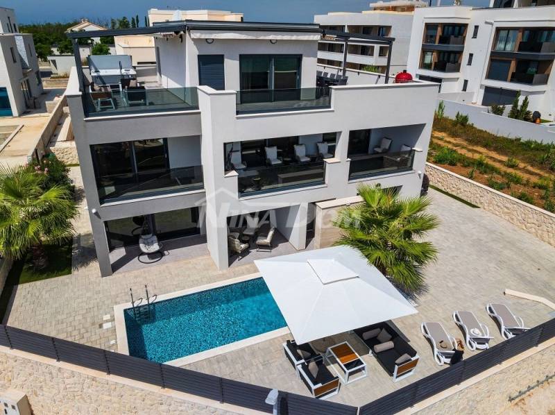 Luxury villa 1 row to the sea - 6