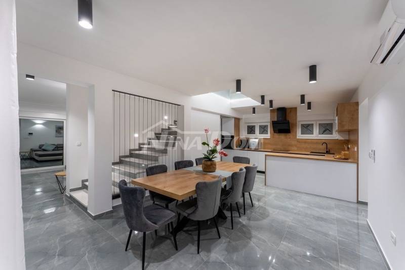 Luksuzna vila 1 red do mora - 10