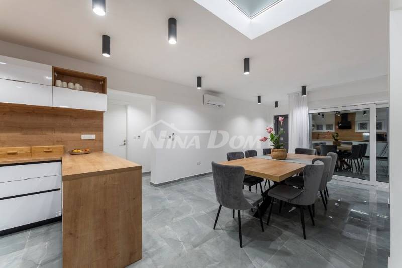 Luksuzna vila 1 red do mora - 12