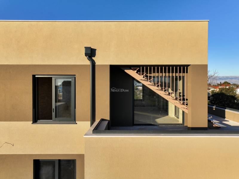 Penthouse with roof terrace and sea view - new construction - 3