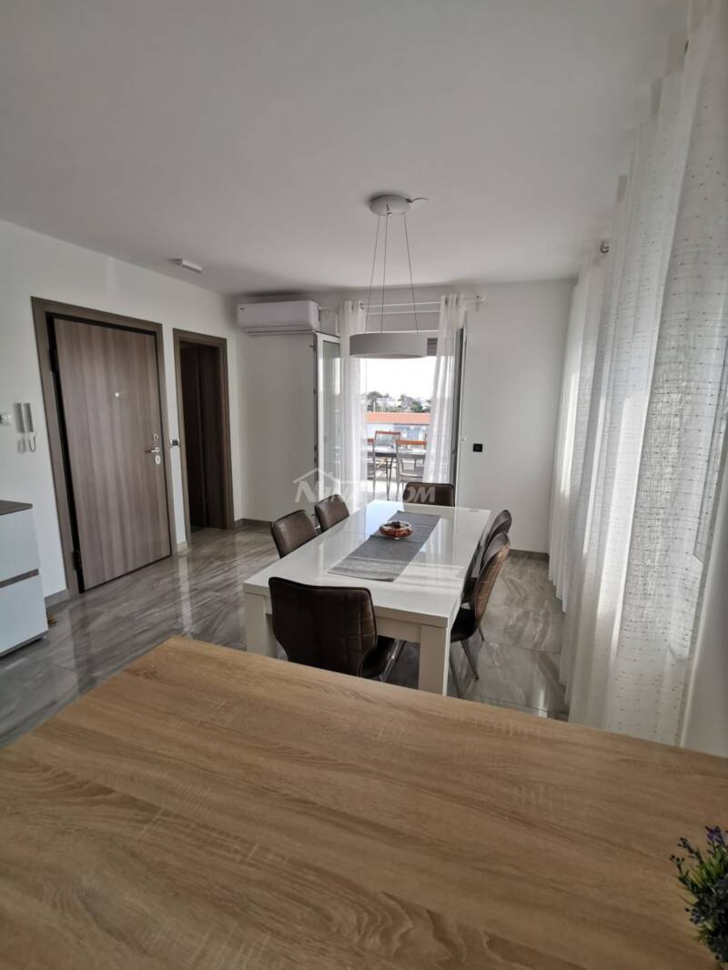 Luxusný apartmán s výhľadom na more, 2. poschodie, centrum ostrova Vir - 5