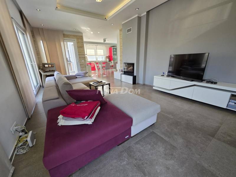 Luxusný dom Brodarica s dvoma samostatnými apartmánmi a pomocnou budovou - 5