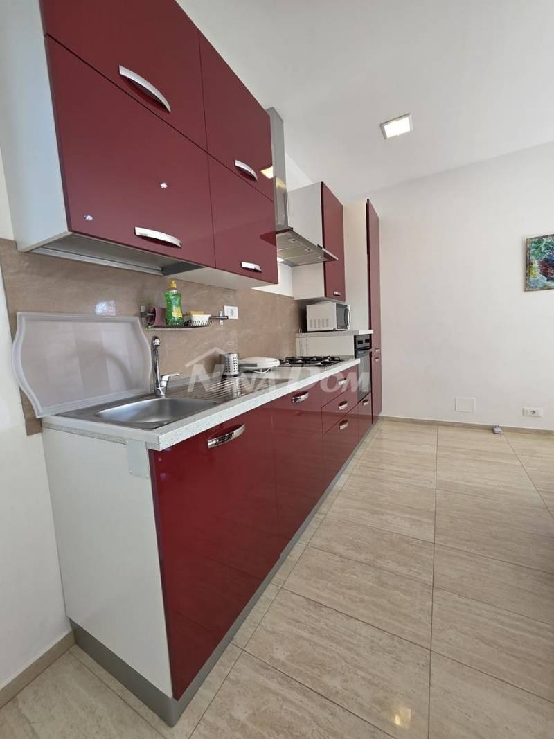 Luxusný dom Brodarica s dvoma samostatnými apartmánmi a pomocnou budovou - 9